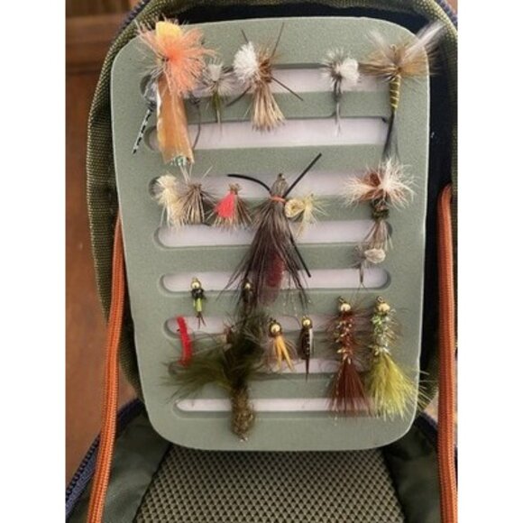Fishpond San Juan Fly Fishing Vertical Chest Pack w/Assorted Flies NWT - Picture 3 of 11